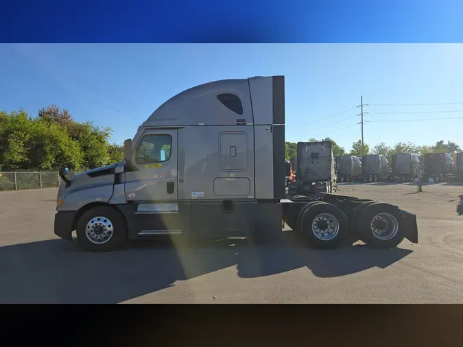 2024 Freightliner Cascadia 126