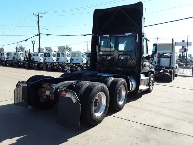 2019 FREIGHTLINER/MERCEDES CASCADIA 125