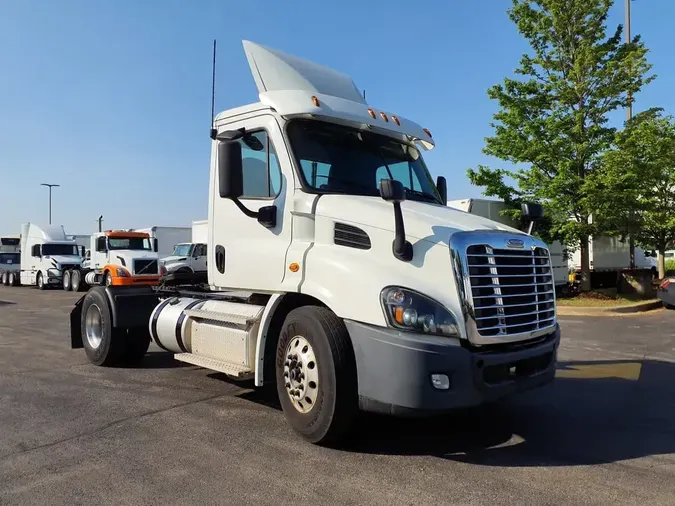2020 FREIGHTLINER CASCADIA 113