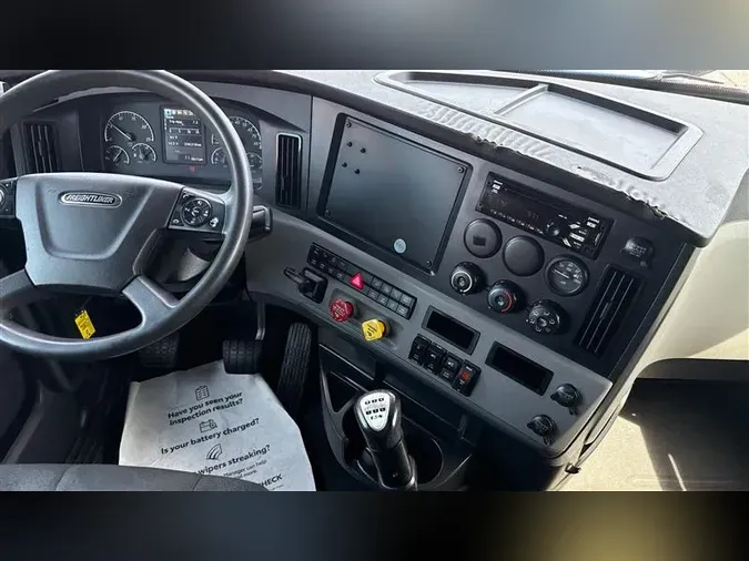 2019 FREIGHTLINER CA126