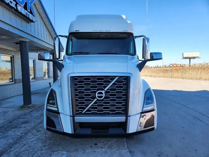 2020 VOLVO VNL64T760