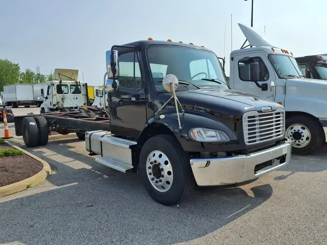 2019 FREIGHTLINER M2 106