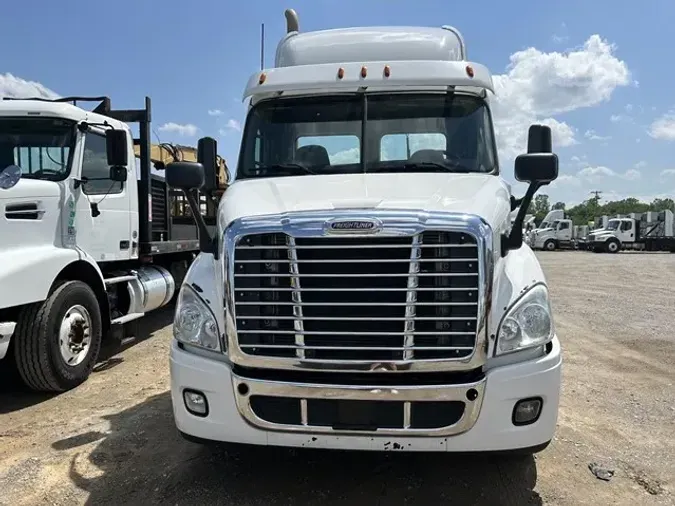 2020 FREIGHTLINER CASCADIA 113