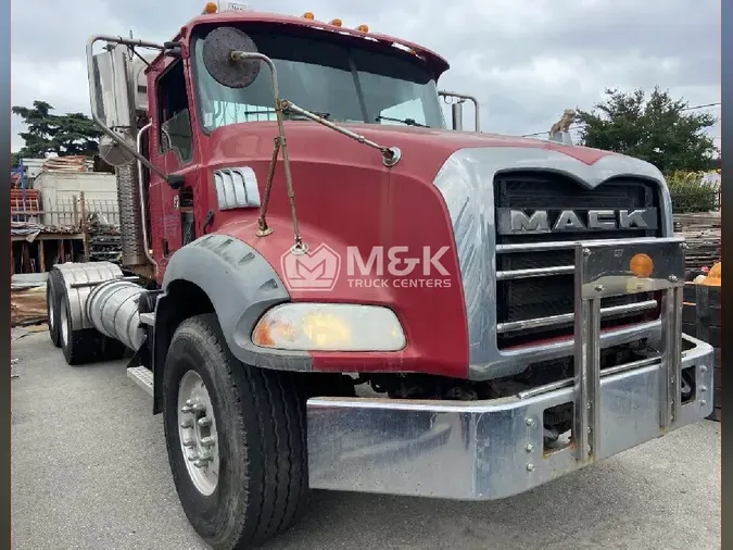 2009 MACK GU813