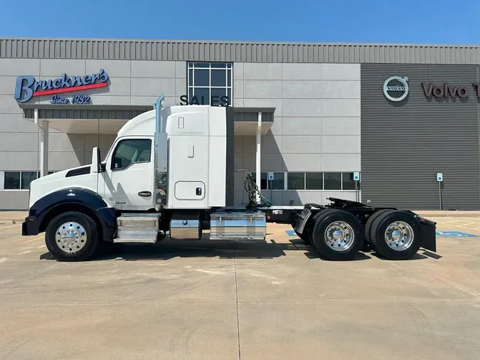 2020 KENWORTH T880