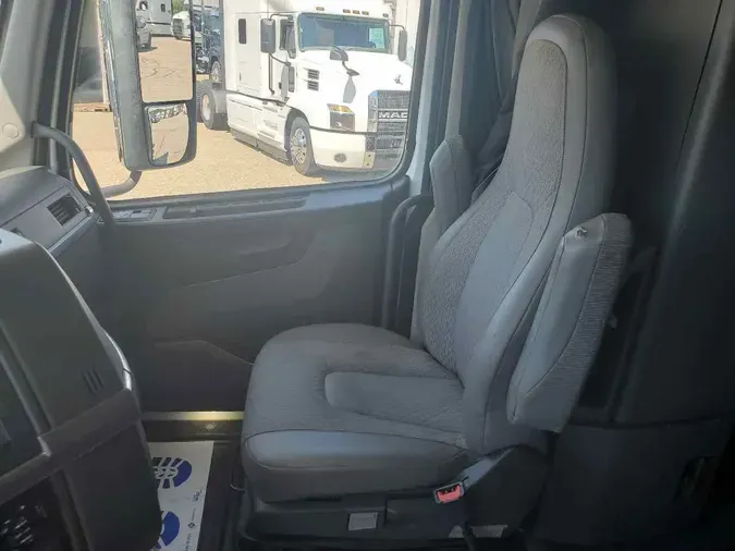 2020 VOLVO VNL760