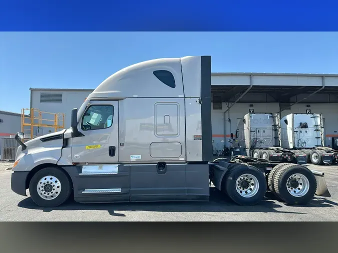 2024 Freightliner Cascadia 126