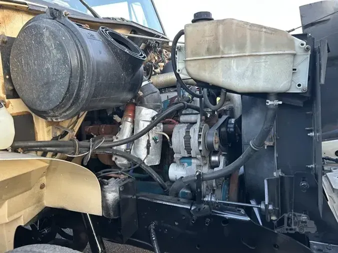 2000 INTERNATIONAL 4900