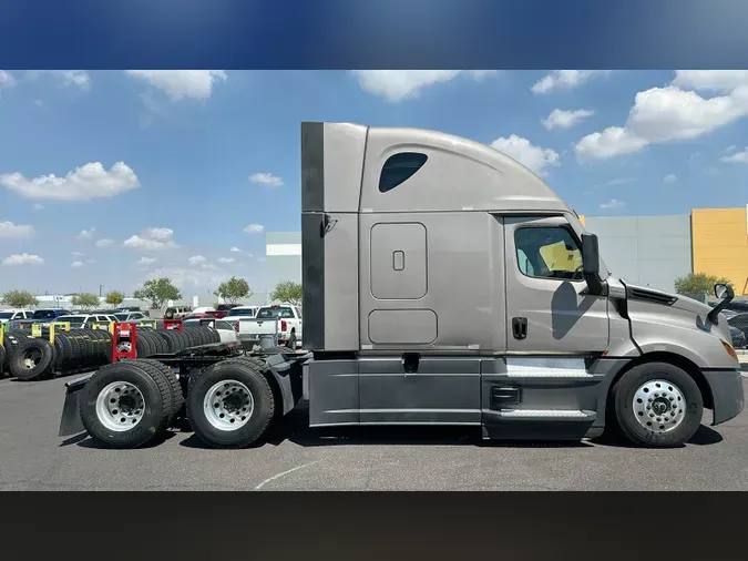 2024 Freightliner Cascadia 126