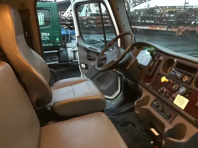 2018 Freightliner M2