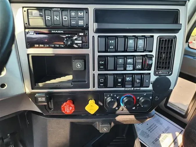 2021 MACK AN64T