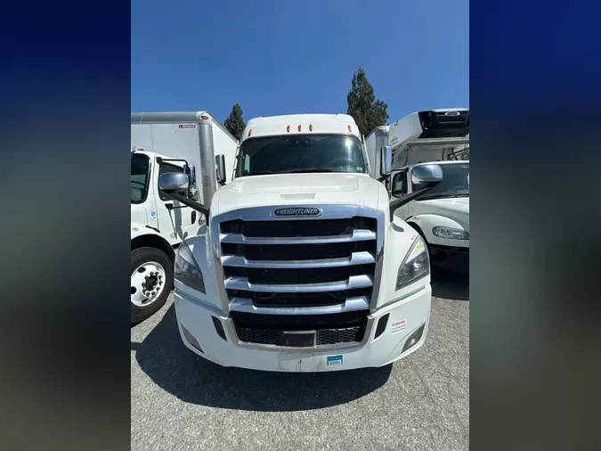 2020 FREIGHTLINER NEW CASCADIA 126