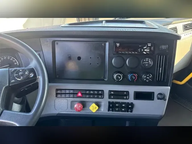 2022 FREIGHTLINER CA126