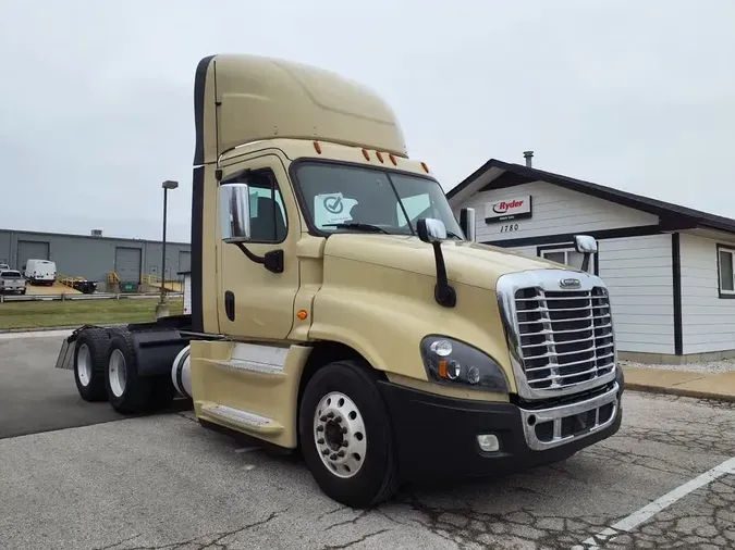 2019 FREIGHTLINER/MERCEDES CASCADIA 125