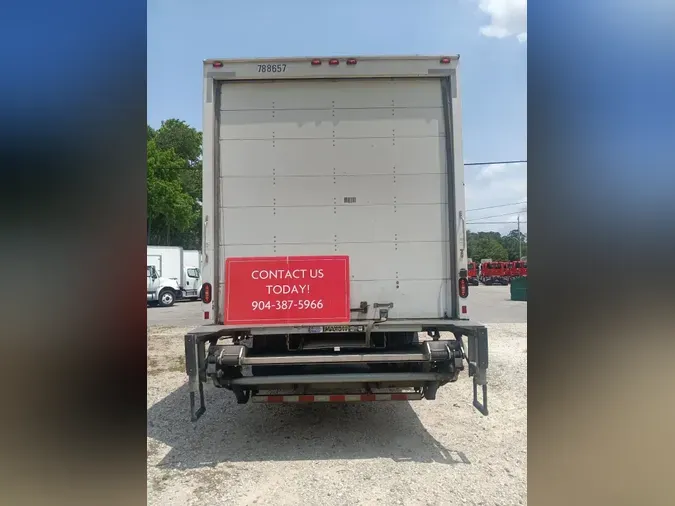 2018 FREIGHTLINER M2 106