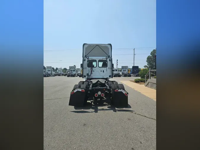 2018 FREIGHTLINER/MERCEDES CASCADIA 125