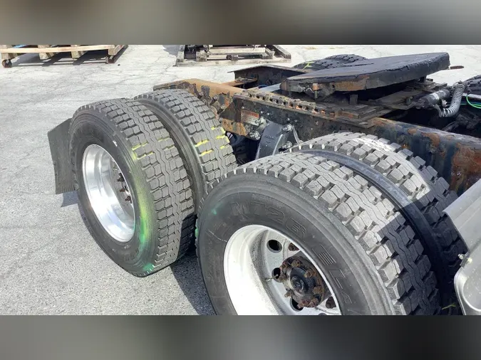 2019 Freightliner Cascadia 126