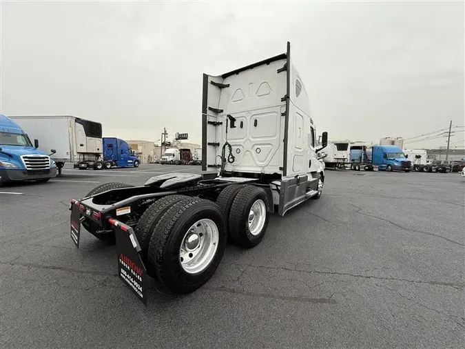 2021 FREIGHTLINER CA126