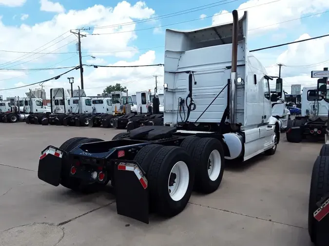 2020 VOLVO VNR64T-640