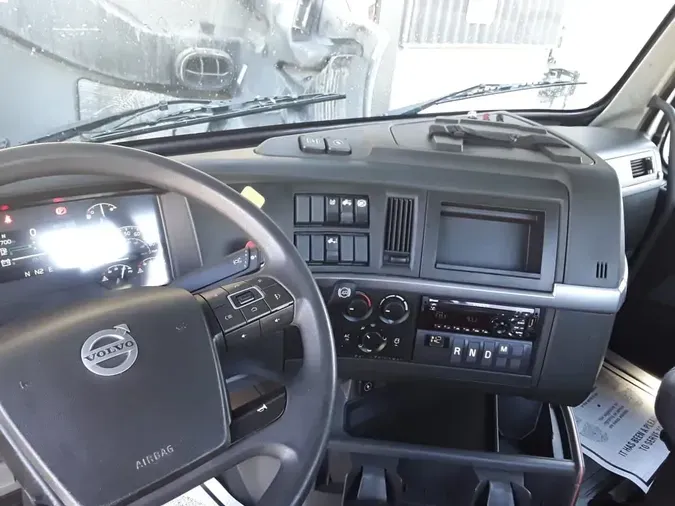 2019 VOLVO VNR42T 300