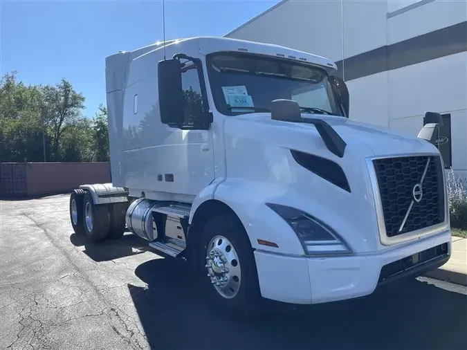 2019 VOLVO VNR640