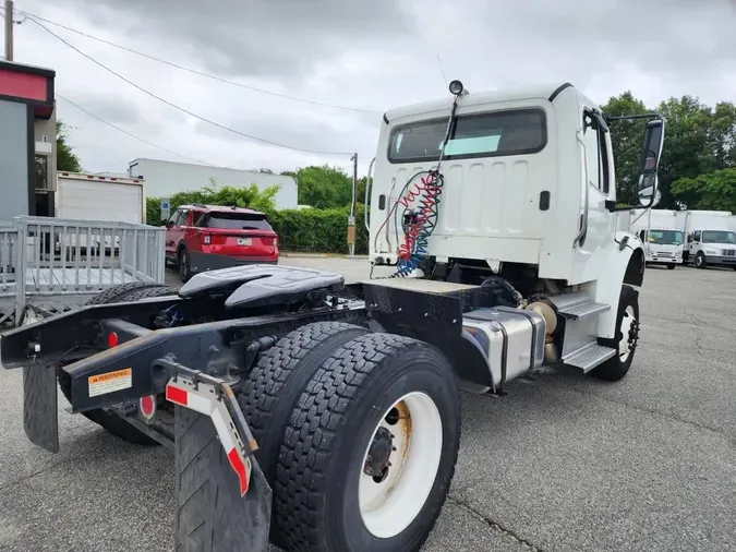 2016 FREIGHTLINER M2 106