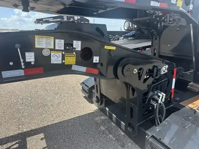 2026 GLOBE 55 TON WITH HYDRAULIC FLIP AXLE