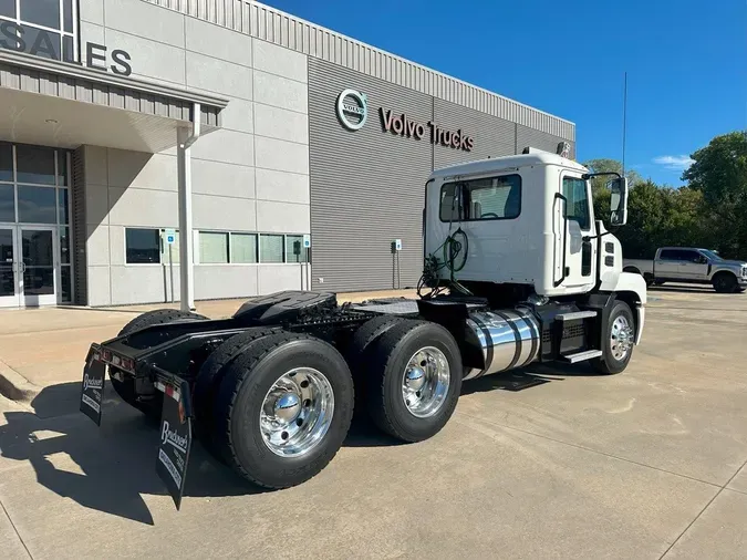 2019 MACK AN64T