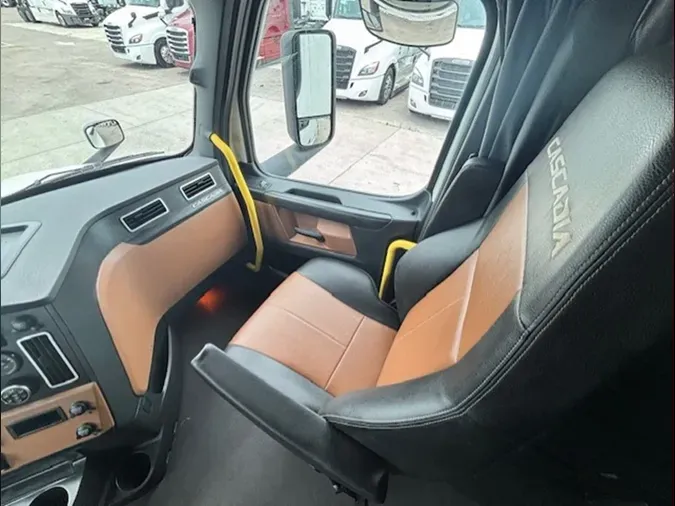 2023 Freightliner Cascadia 126