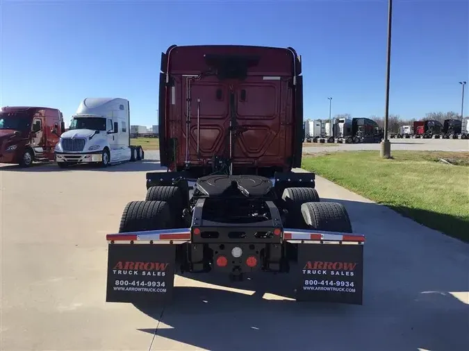 2019 FREIGHTLINER CA126