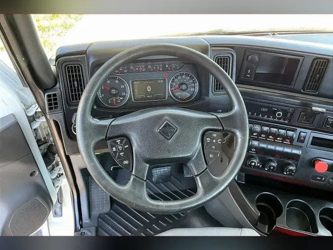 2019 INT LT625 6x4