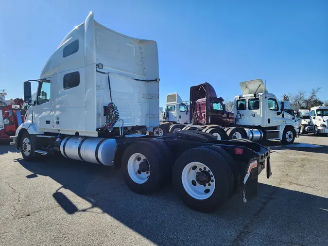 2019 VOLVO VNL64T-760