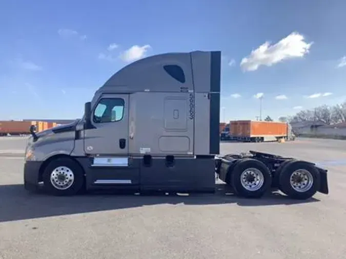 2023 Freightliner Cascadia