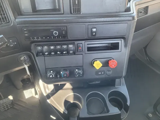2023 International LT625