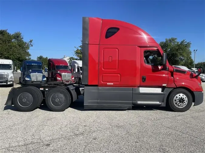 2021 FREIGHTLINER CA126