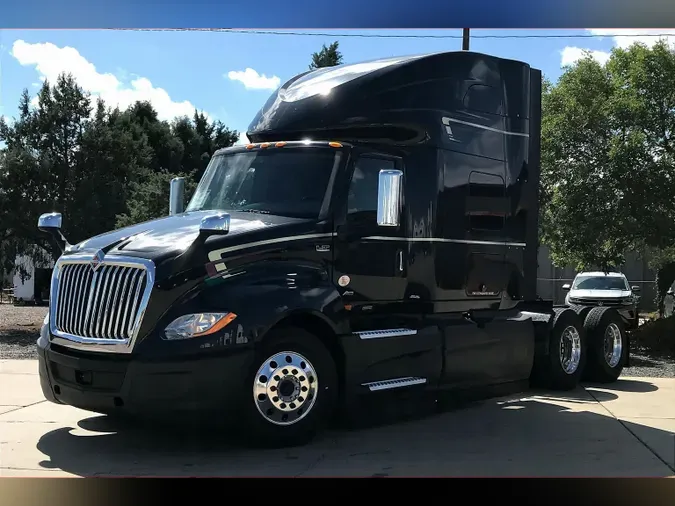 2022 INT LT625 6x4
