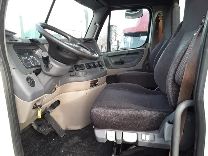 2015 FREIGHTLINER/MERCEDES CASCADIA 113