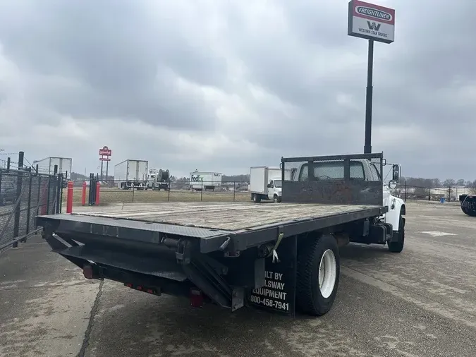 1999 Ford F800