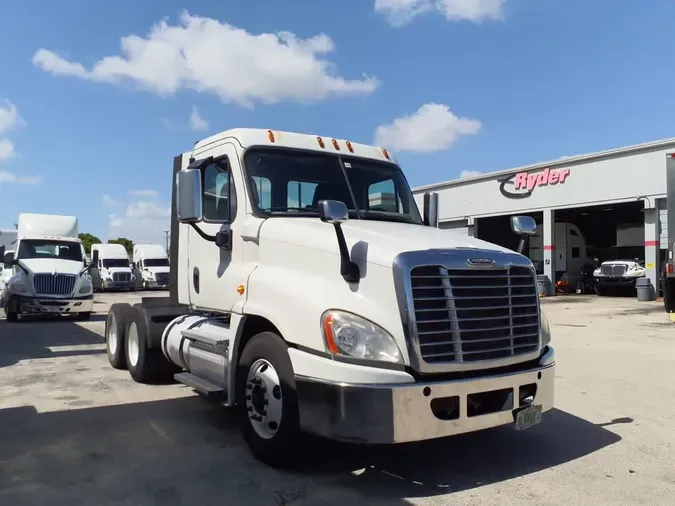 2020 FREIGHTLINER CASCADIA 125
