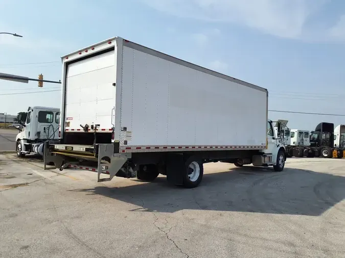 2018 FREIGHTLINER M2 106
