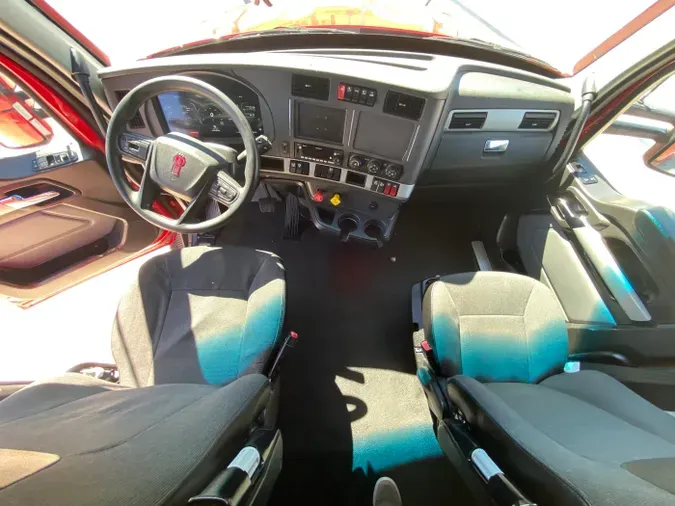 2022 Kenworth T680eb88b0c04c8c07f5dc22b6a8b1574d8b