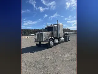 2015 PETERBILT 389