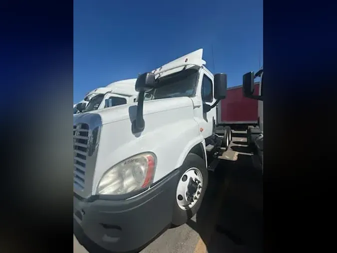 2016 FREIGHTLINER/MERCEDES CASCADIA 125