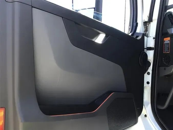 2022 VOLVO VNL64T760eb8c931e6978e65e5eb6fd9c30c06e96