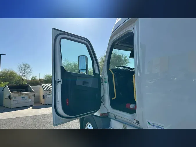 2022 Freightliner Cascadia 126