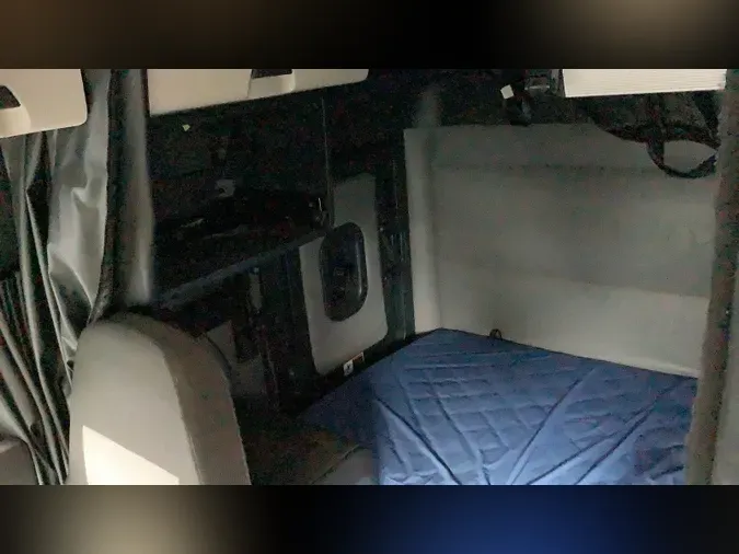 2022 Freightliner Cascadia 126