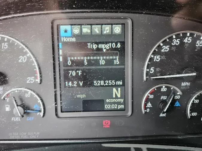 2020 FREIGHTLINER Cascadia 126