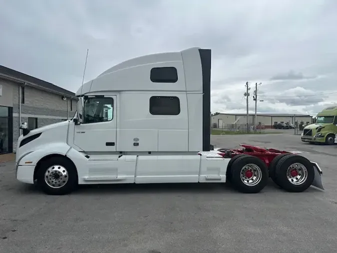 2020 VOLVO VNL64T860