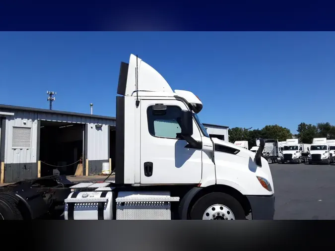 2020 Freightliner Cascadia 126eb9af299f0cf03c4f7685aa041d37421