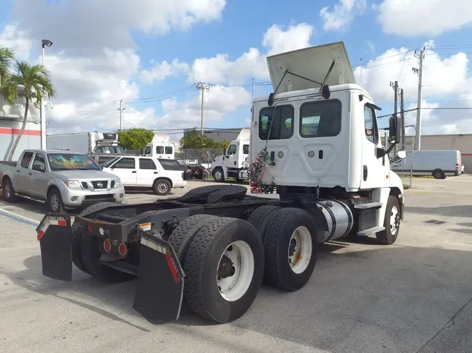 2018 FREIGHTLINER/MERCEDES CASCADIA 125